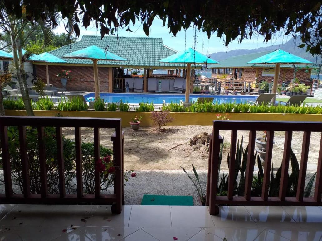 Toba Village Inn Tuk Tuk Exteriör bild