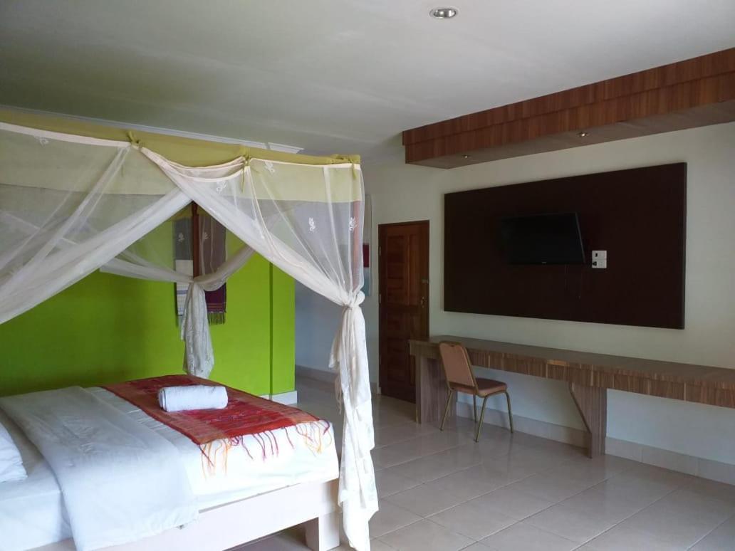 Toba Village Inn Tuk Tuk Exteriör bild