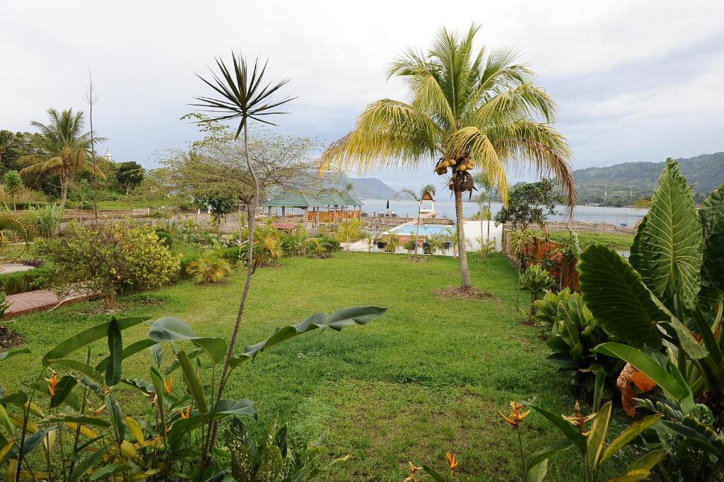 Toba Village Inn Tuk Tuk Rum bild