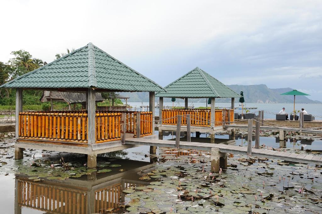 Toba Village Inn Tuk Tuk Rum bild