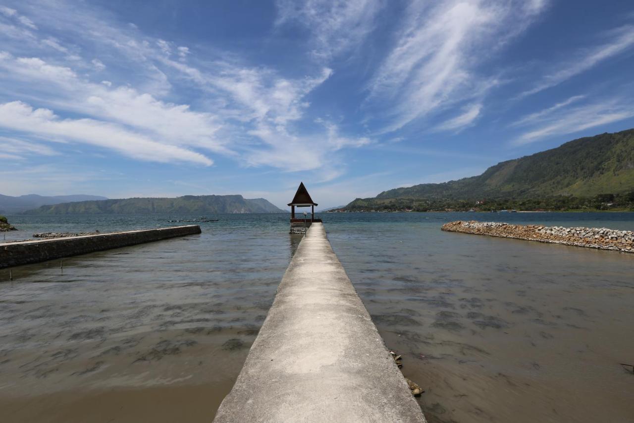 Toba Village Inn Tuk Tuk Exteriör bild