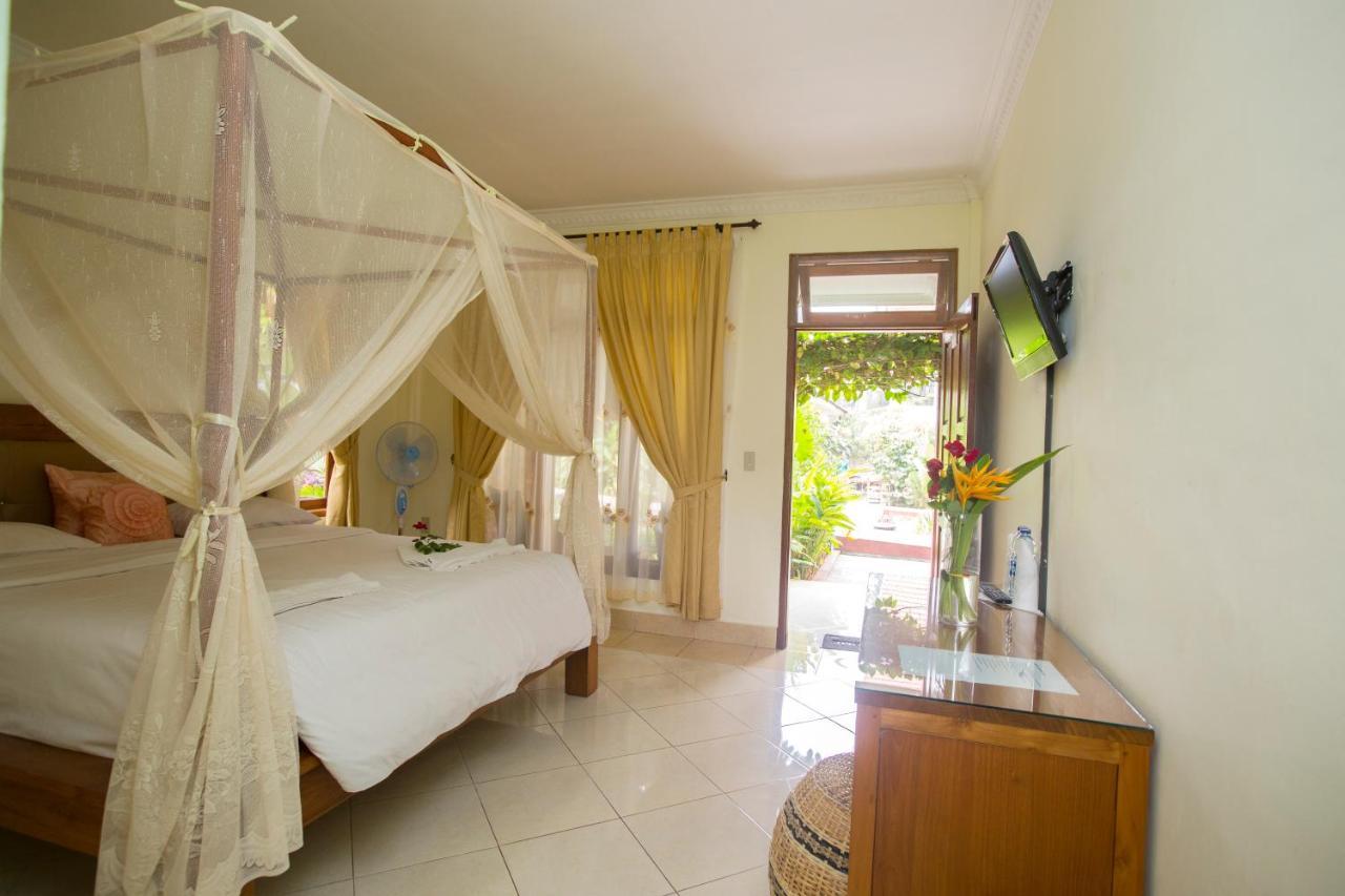 Toba Village Inn Tuk Tuk Exteriör bild