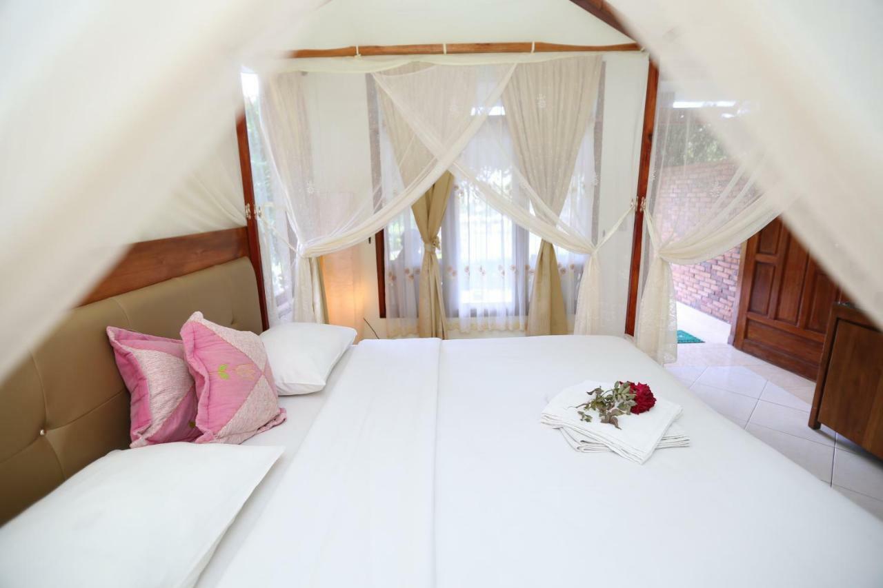 Toba Village Inn Tuk Tuk Exteriör bild